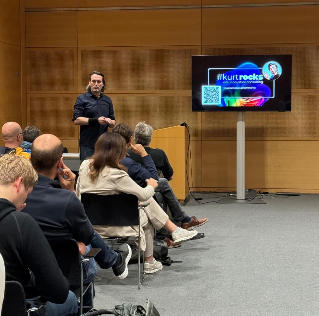 Keynote mit #kurtrocks-Folie vor Publikum